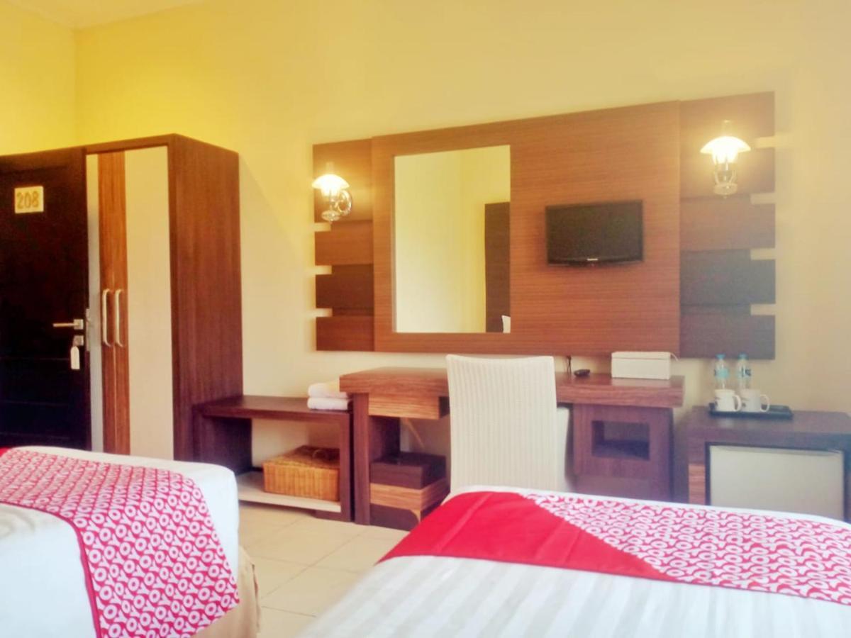Oyo 90102 Edotel Hotel By Dbest Hospitality 万隆 外观 照片