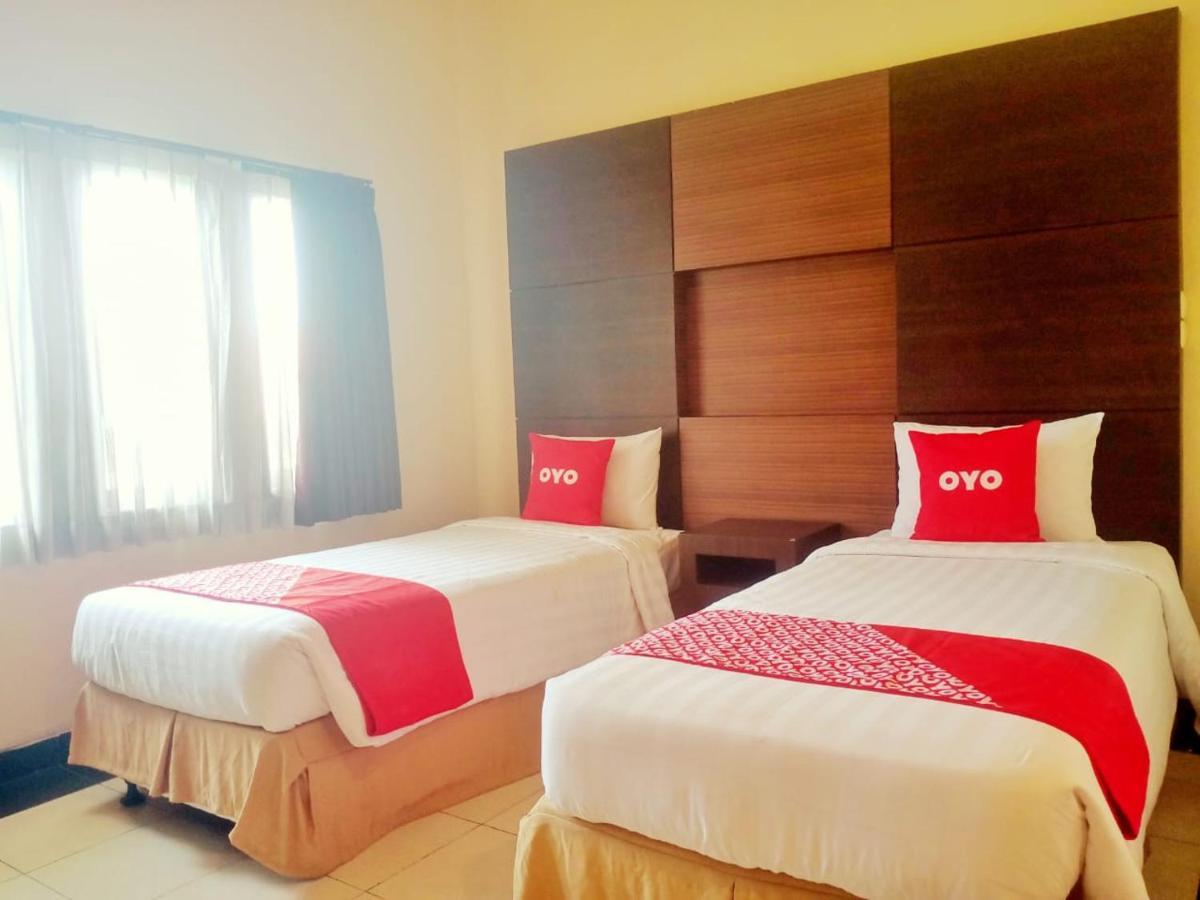 Oyo 90102 Edotel Hotel By Dbest Hospitality 万隆 外观 照片