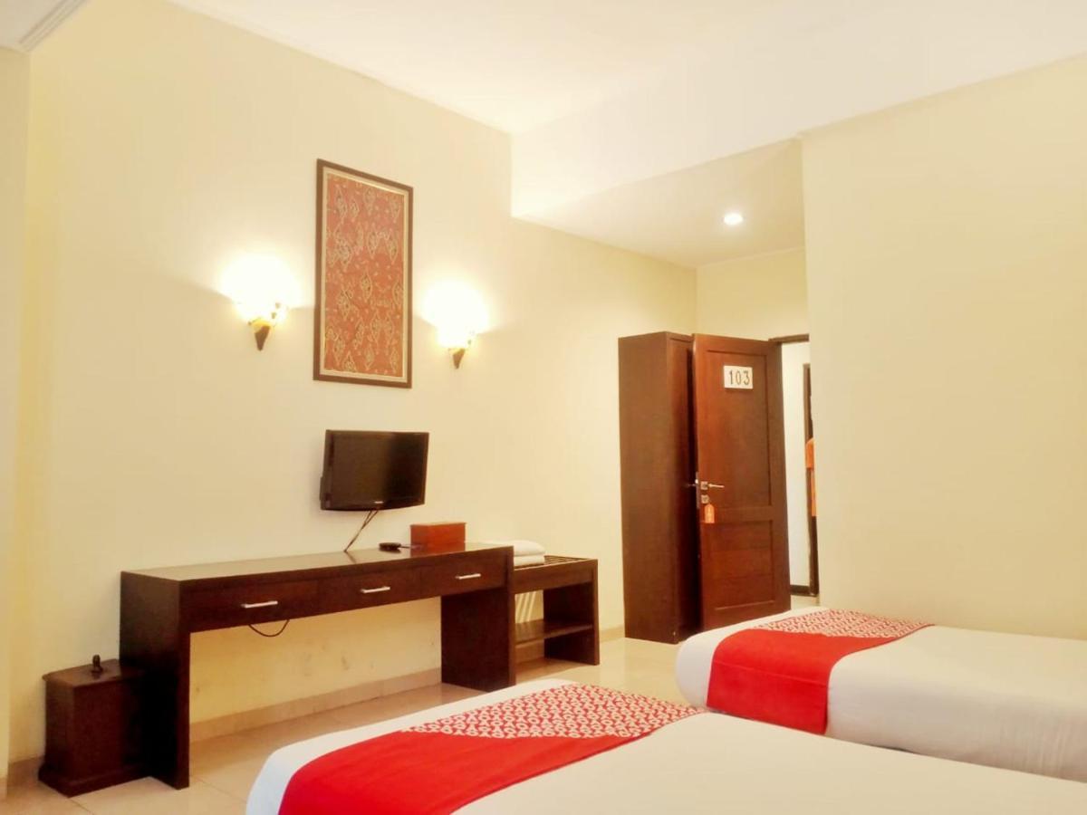 Oyo 90102 Edotel Hotel By Dbest Hospitality 万隆 外观 照片
