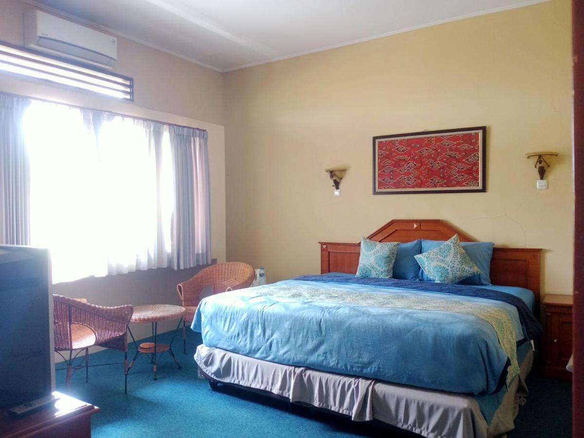 Oyo 90102 Edotel Hotel By Dbest Hospitality 万隆 外观 照片