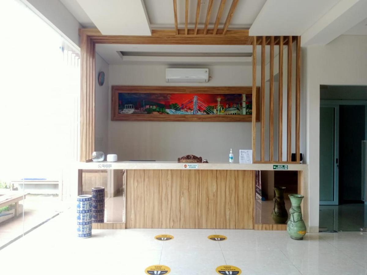 Oyo 90102 Edotel Hotel By Dbest Hospitality 万隆 外观 照片